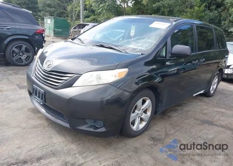 2011 Toyota Sienna Base V6 z USA, uszkodzony, nr VIN 5TDZK3DCXBS146784